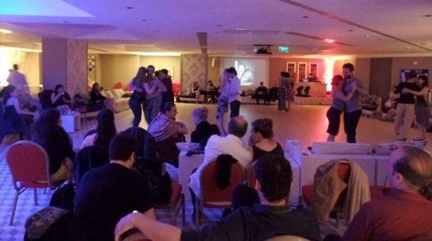 &Ccedil;eşme&rsquo;de Tango Maratonu