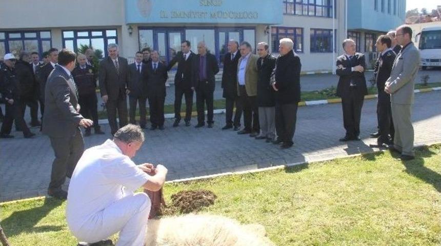 Polis Haftası Etkinlikleri Kurban Kesimi İle Başladı