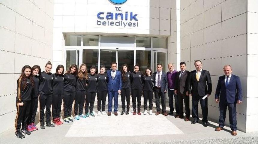 Canik&rsquo;in Yıldızları Final Yolunda