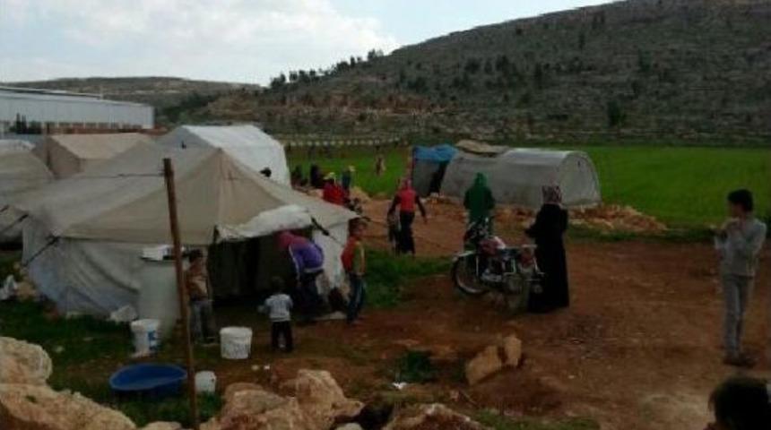 İdlib'teki Siviller T&uuml;rkiye Sınırına Ka&ccedil;ıyor