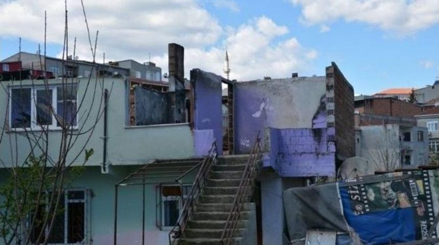 S&uuml;leymanpaşa Belediyesi&rsquo;nden Evi Yanan Aileye Yardım