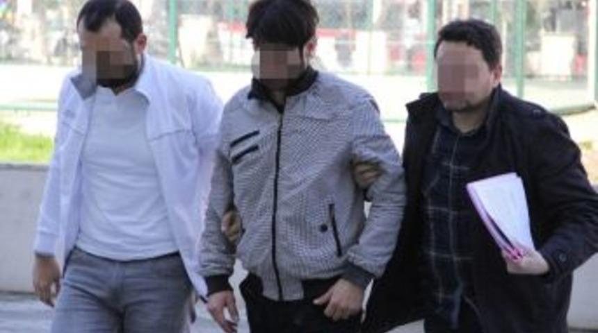 Motosikletli Kurye Uyuşturucu Haplarla Yakalandı