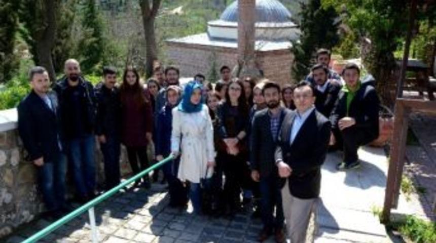 Aib&uuml; &Ouml;ğrencileri Bilecikte Ertuğrul Gazi&rsquo;ye Dua Ettiler