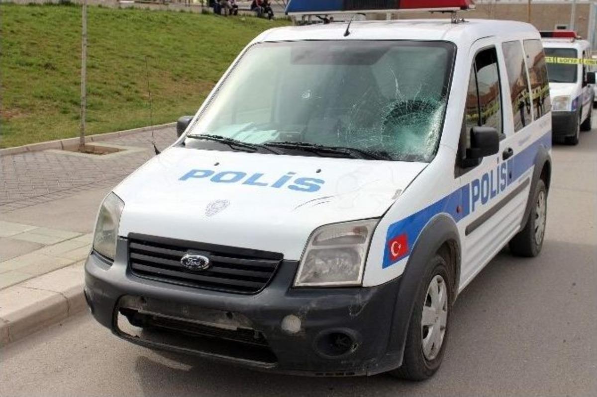 Polis Aracının &Ccedil;arptığı &Ccedil;ocuk Ağır Yaralandı
