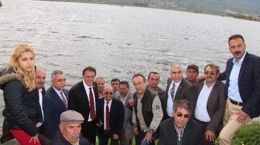 Chp&rsquo;li Adaylar Sel Mağduru &Ccedil;ift&ccedil;ilerin Dertlerini Dinledi