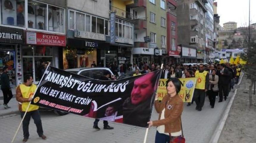 Hakkari Ve &Ccedil;ukurca'da Yalova Valisi'ne Tepki Y&uuml;r&uuml;y&uuml;ş&uuml;