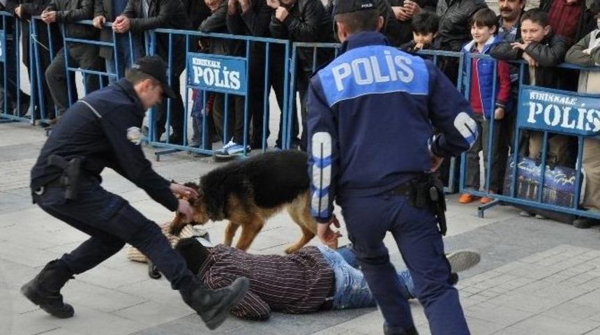 Polis K&ouml;peklerinin G&ouml;sterisi Nefes Kesti