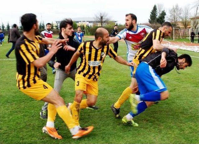 Amatör Lig Maçında Saha Karıştı: 5 Yaralı