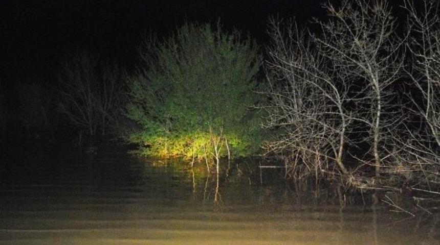 (&ouml;zel) Tekirdağ&rsquo;da Yollar Kapandı, Tarlalar G&ouml;le D&ouml;nd&uuml;