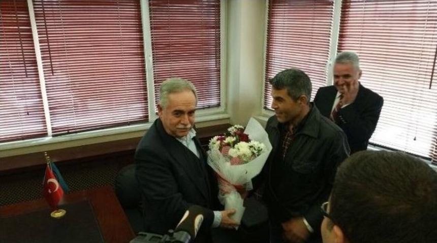 Somalı Madencilerden Ak Partili Berber&rsquo;e Sıcak Karşılama