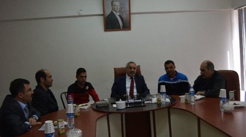 Başkan Yılmaz&rsquo;dan Başarılı &Ouml;ğrencilere Hediye