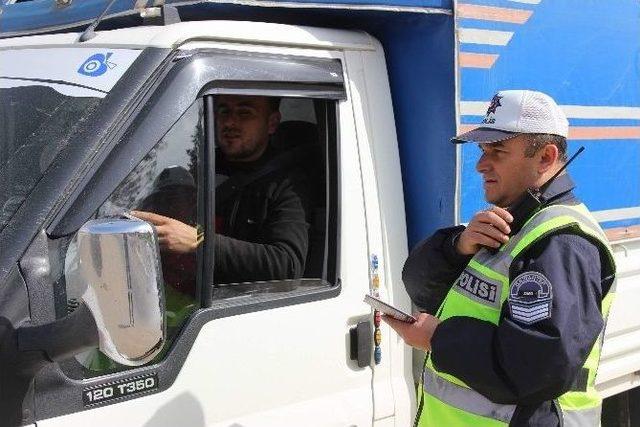 Yavuzeli İl&ccedil;e Emniyet Amirliği Trafik Denetimlerini Arttırdı 2