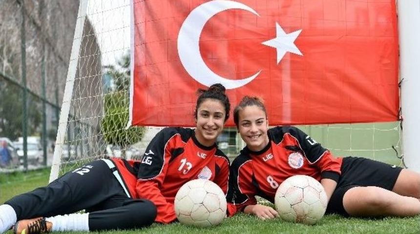 Muratpaşa&rsquo;nın İki Oyuncusu U17 Kadın Milli Takım Kadrosunda
