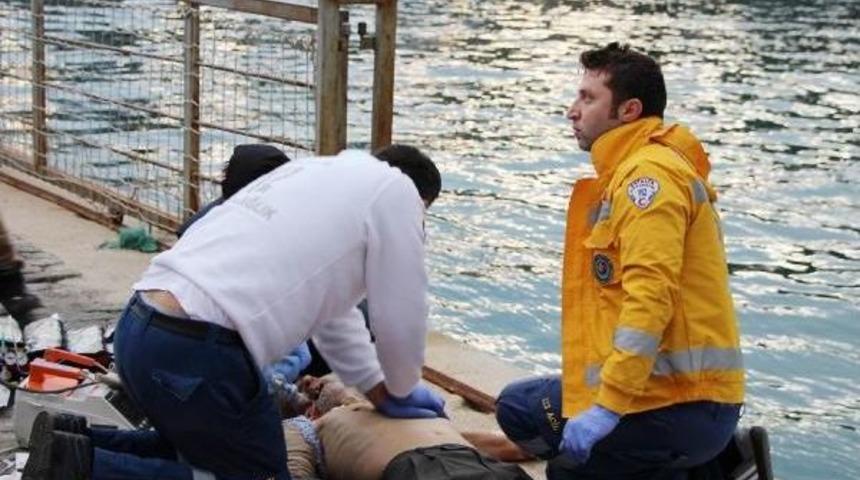 Teknesi Alabora Olan Balık&ccedil;ı &Ouml;ld&uuml;