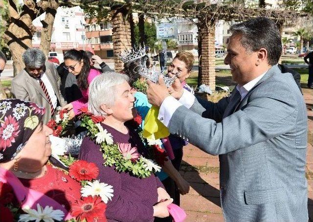 Kanseri Sporla Yenen 8 Kadına Başkan Uysal Taç Taktı