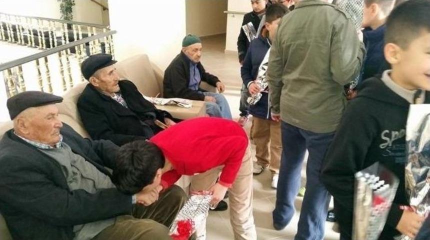 &Ccedil;ağlayan Gen&ccedil;lik Merkezi &Ouml;ğrencileri Alparslan T&uuml;rkeş Huzurevini Ziyaret Etti