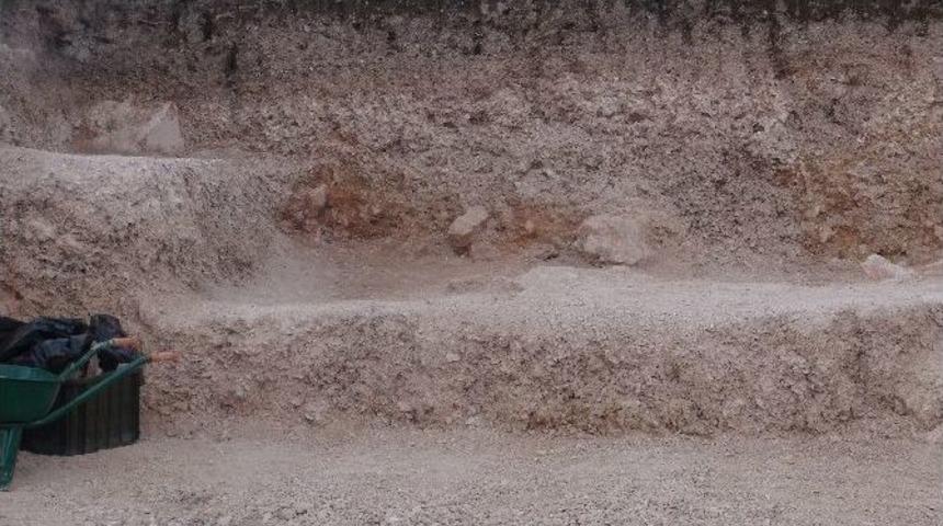 Belediyenin Kazı &Ccedil;alışmasında Bizans Mezarları Bulundu