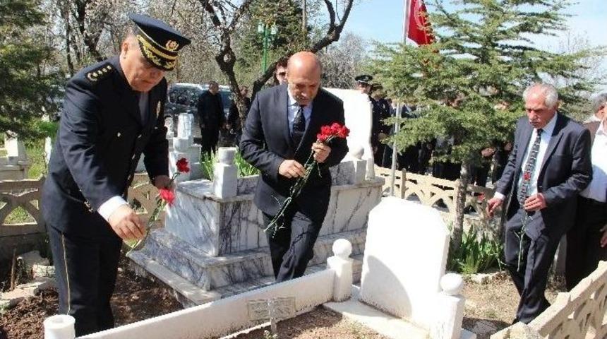 Elazığ Emniyet M&uuml;d&uuml;rl&uuml;ğ&uuml;&rsquo;nden Şehitlik Ziyareti