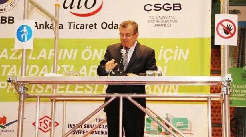 İnşaat İskelesinde Seminer