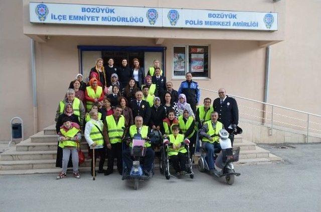 Boz&uuml;y&uuml;k&rsquo;te Engelliler Derneği&rsquo;nden İl&ccedil;e Emniyet M&uuml;d&uuml;rl&uuml;ğ&uuml;&rsquo;ne Ziyaret 1