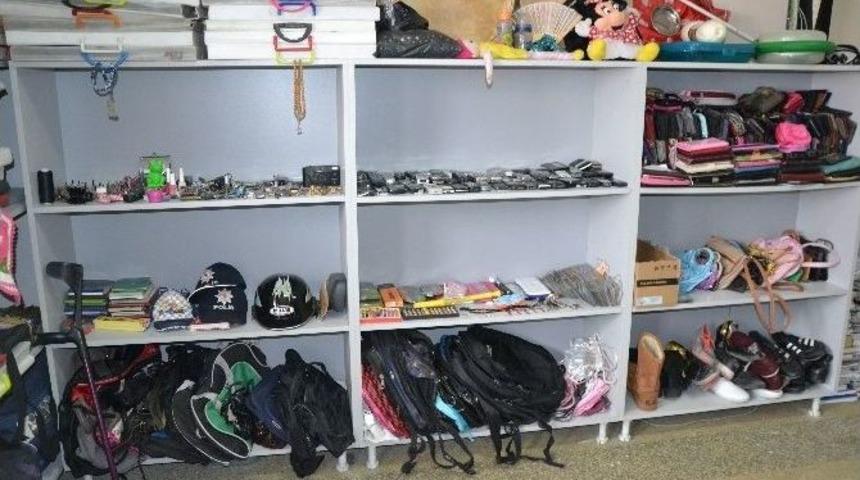 Toplu Taşıma Ara&ccedil;larında Unutulan Eşyalar G&ouml;renleri Şaşırtıyor