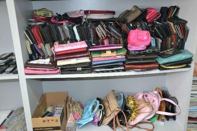 Toplu Taşıma Ara&ccedil;larında Unutulan Eşyalar G&ouml;renleri Şaşırtıyor 1