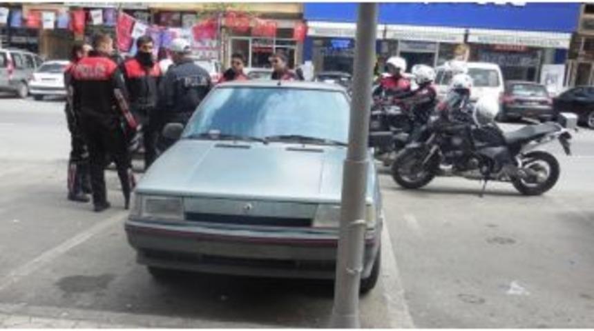 Plakasız Otomobil Polisi Alarma Ge&ccedil;irdi