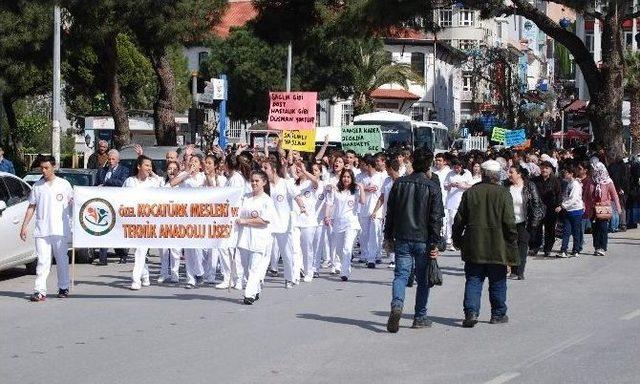 Aydın’da Sağlık Meslek Liseleri Sağlık İçin Yürüdü