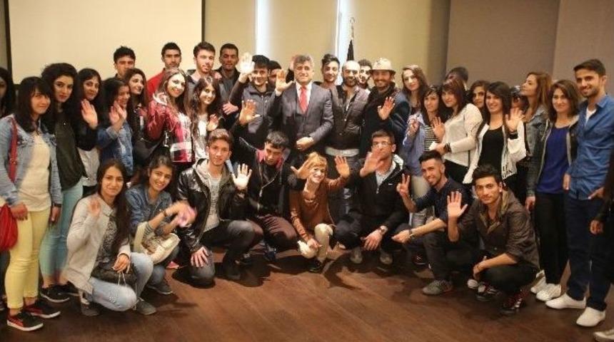 Hakkarili Gen&ccedil;ler İstanbul&rsquo;da