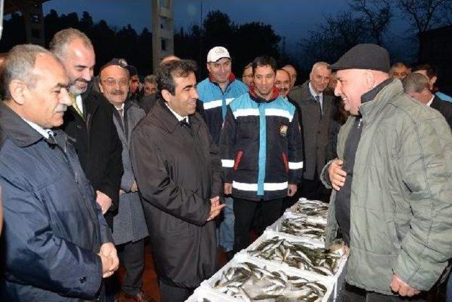 Vali Güzeloğlu, Sabaha Karşı Balık Hali'ndeki Mezatı Başlattı