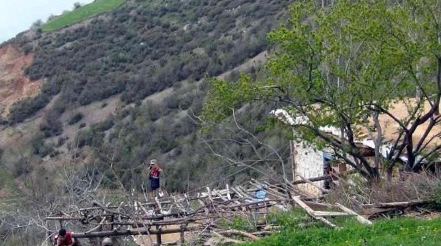 Norve&ccedil;'te &Ccedil;ocukları Elinden Alındı, Osmaniye'de Babası Ve Eşini &Ouml;ld&uuml;r&uuml;p Intihar Etti