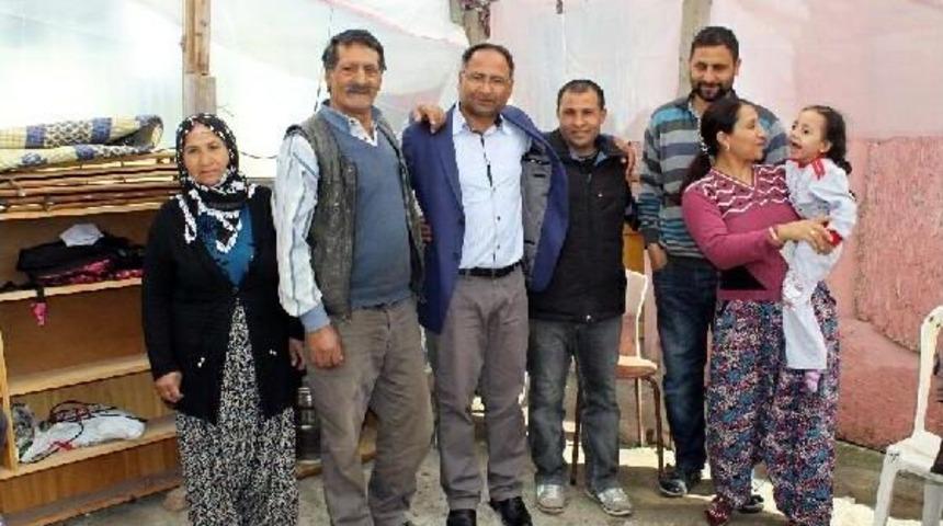 Chp'nin Roman Milletvekili Adayı Sevincini Ailesiyle Paylaştı