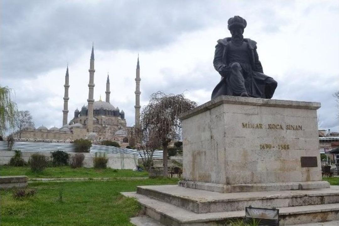 Selimiye Camii&rsquo;ne &Ccedil;orapsız Girilemeyecek