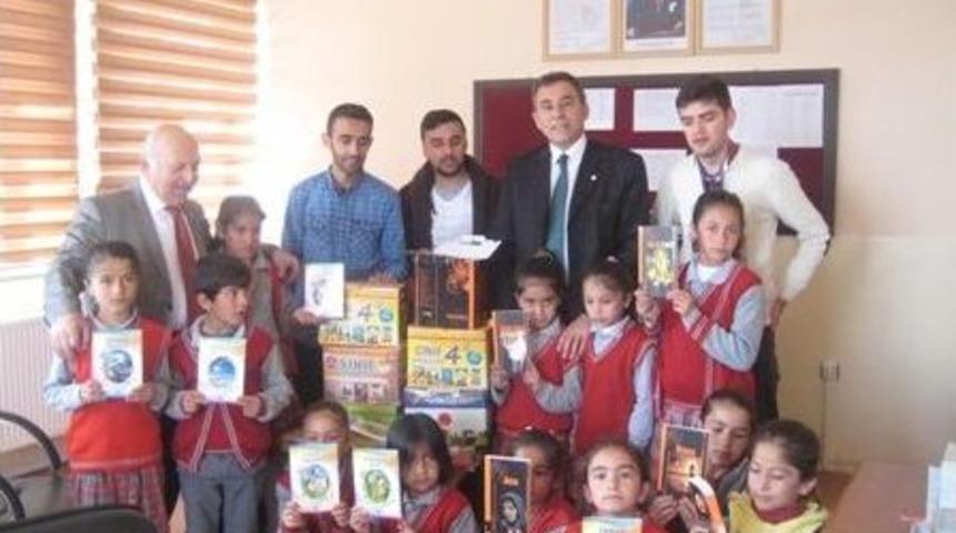 Kızılay&rsquo;dan &Ouml;ğrencilere Kitap Yardımı