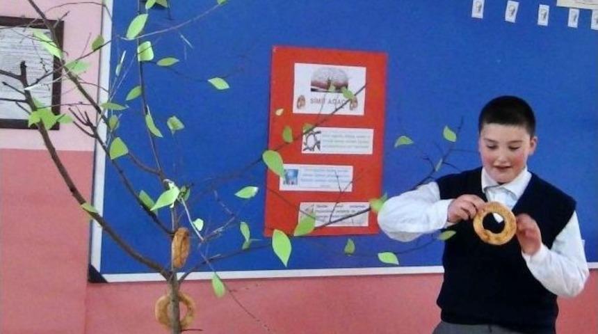 K&ouml;y Okulunda &rsquo;ağa&ccedil;ta Simit&rsquo; Uygulaması