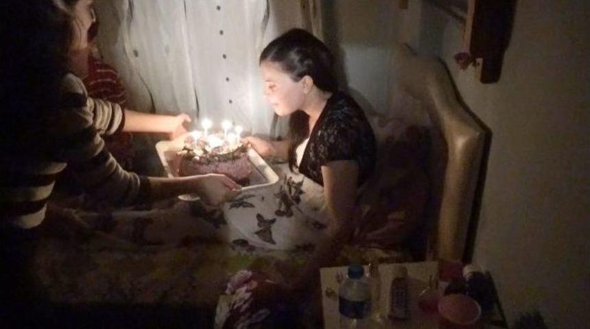 Engelli Kızın Doğum G&uuml;n&uuml; Davetini Kırmadı