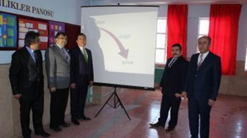 Yıldızeli Atat&uuml;rk Ortaokulunda Bilgilendirme K&ouml;şesi Oluşturuldu