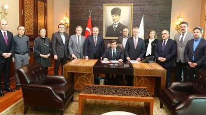 Davutoğlu: Uzun Bir Mesai Sonunda Milletvekili Aday Listemizi Hazırladık