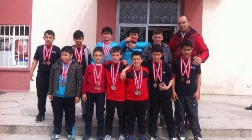 Kargı G&uuml;reş Kursundan M&uuml;sabakalarda B&uuml;y&uuml;k Başarı