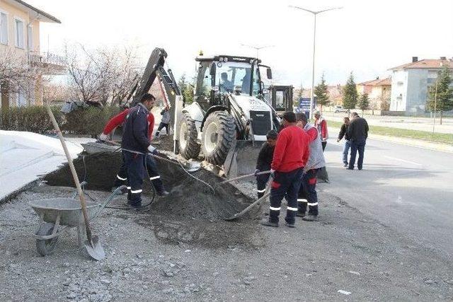 Kırklar Caddesinde Kaldırım Çalışmaları Başladı