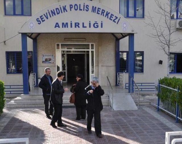 Denizli'de Aile Hekimine Hasta Yakınından Sandalyeli Saldırı