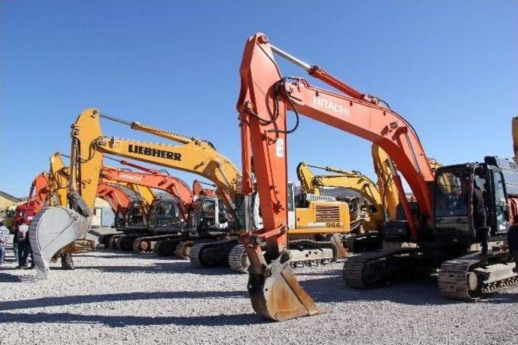 Büyükşehir Belediyesi 32 Yeni İş Makinesi Kiraladı G3