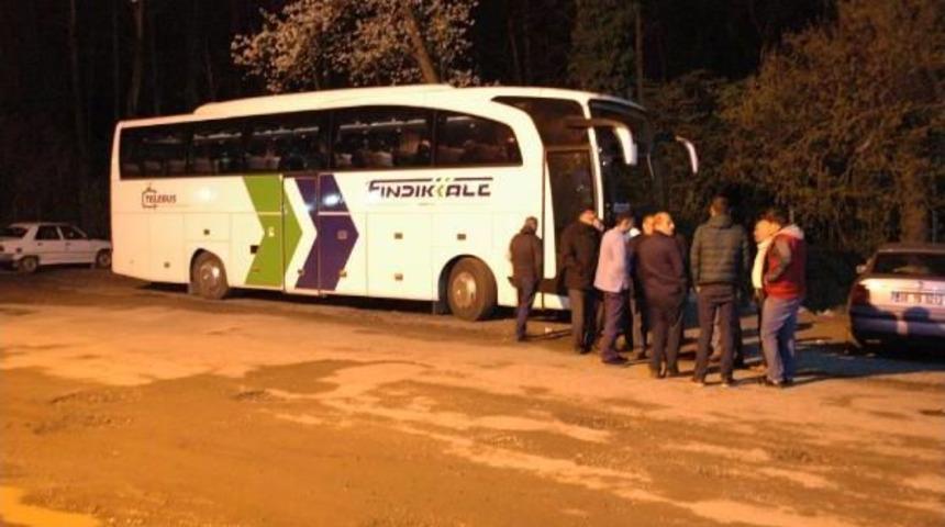 Otob&uuml;ste Silahlı Yolcu Paniği