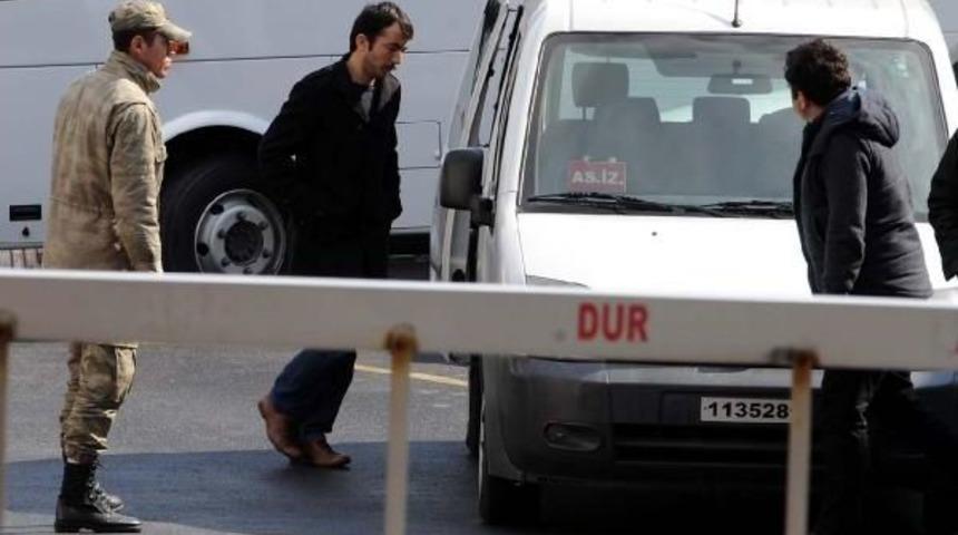 G&ouml;zaltındaki Askerler, Sağlık Kontrol&uuml;nden Ge&ccedil;irildi