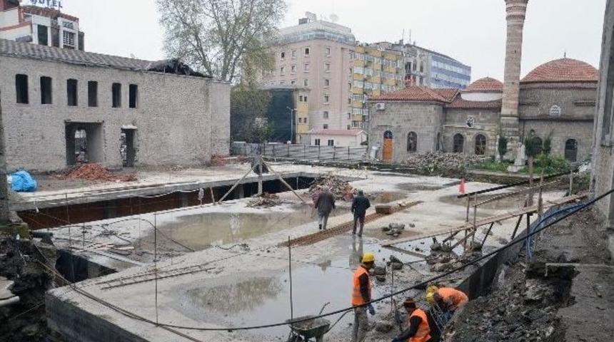 Meydan Parkı 2. Etap &Ccedil;alışmalarının Y&uuml;zde 50&rsquo;si Tamamlandı