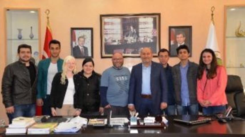 Gen&ccedil; Tiyatrocular, Başkan P&uuml;sk&uuml;ll&uuml;&rsquo;y&uuml; Ziyaret Etti