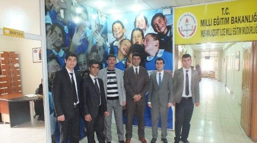Ezan Okuma İl Birincisi &Ouml;d&uuml;llendirildi
