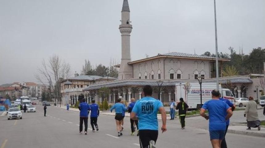 Sağlık İ&ccedil;in Aksaray Da Koştular