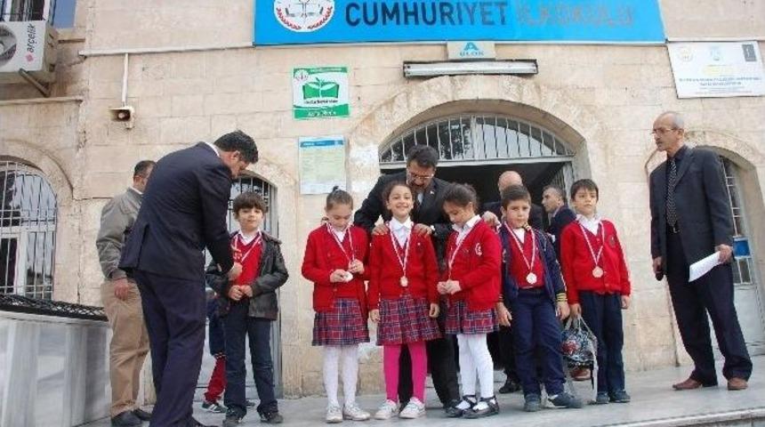 İlk&ouml;ğretim Okulu &Ouml;ğrencilerine &Ouml;d&uuml;l