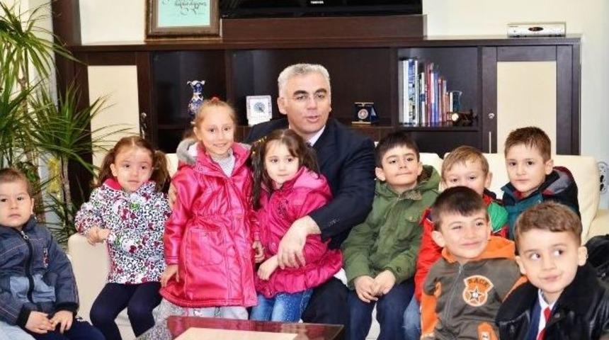 M&uuml;d&uuml;r Kılı&ccedil;, &Ccedil;ocukları Makamında Konuk Etti